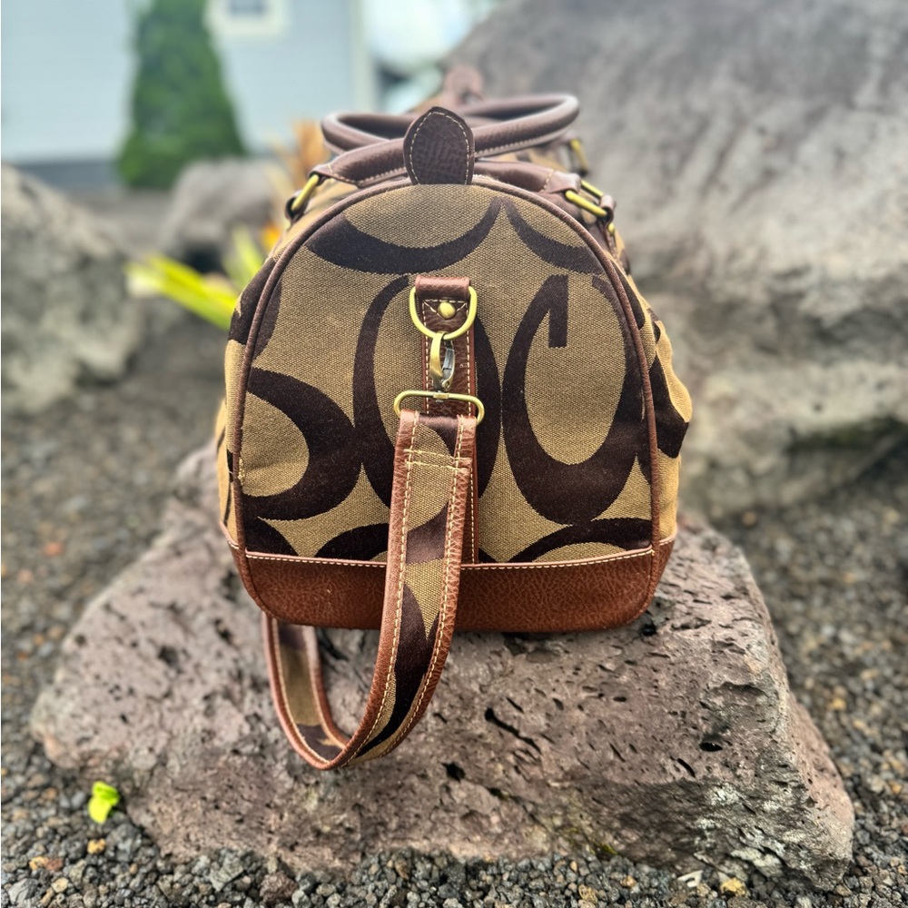 Unbranded Duffle Travel Bag Adjustable Straps Leather Like with Pockets - Picture 5 of 15